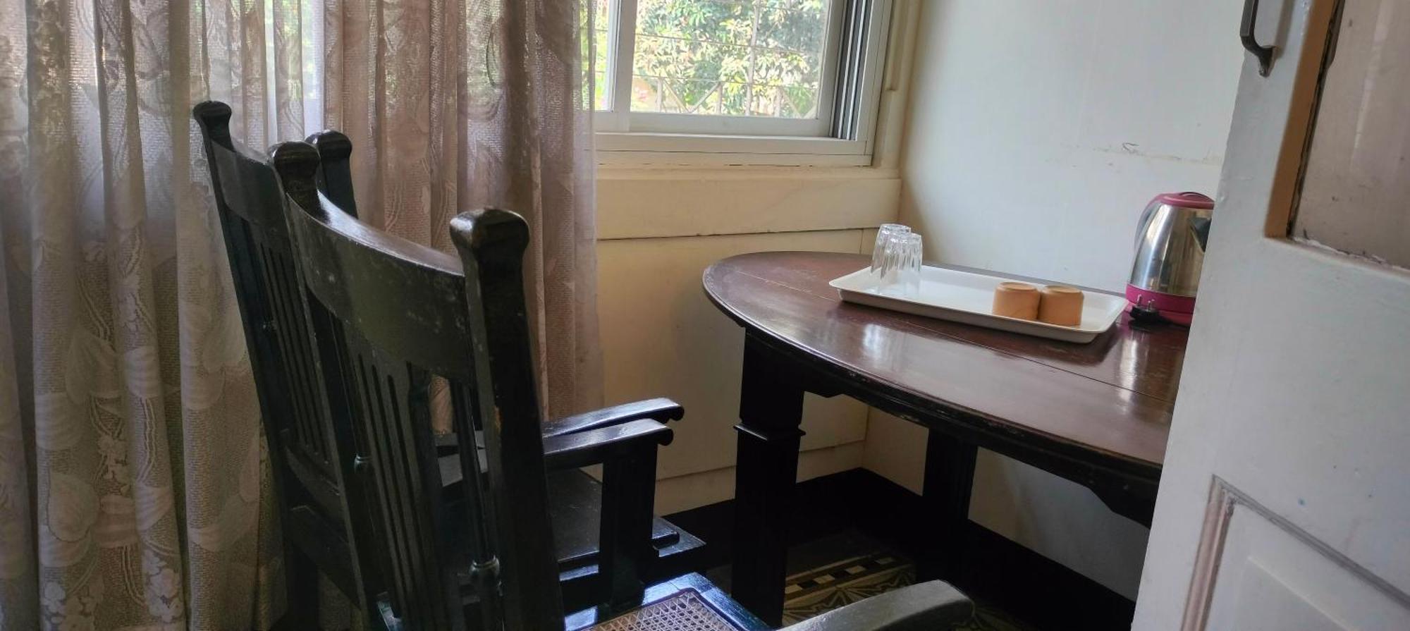 Bed And Breakfast At Colaba Mumbai Exterior foto