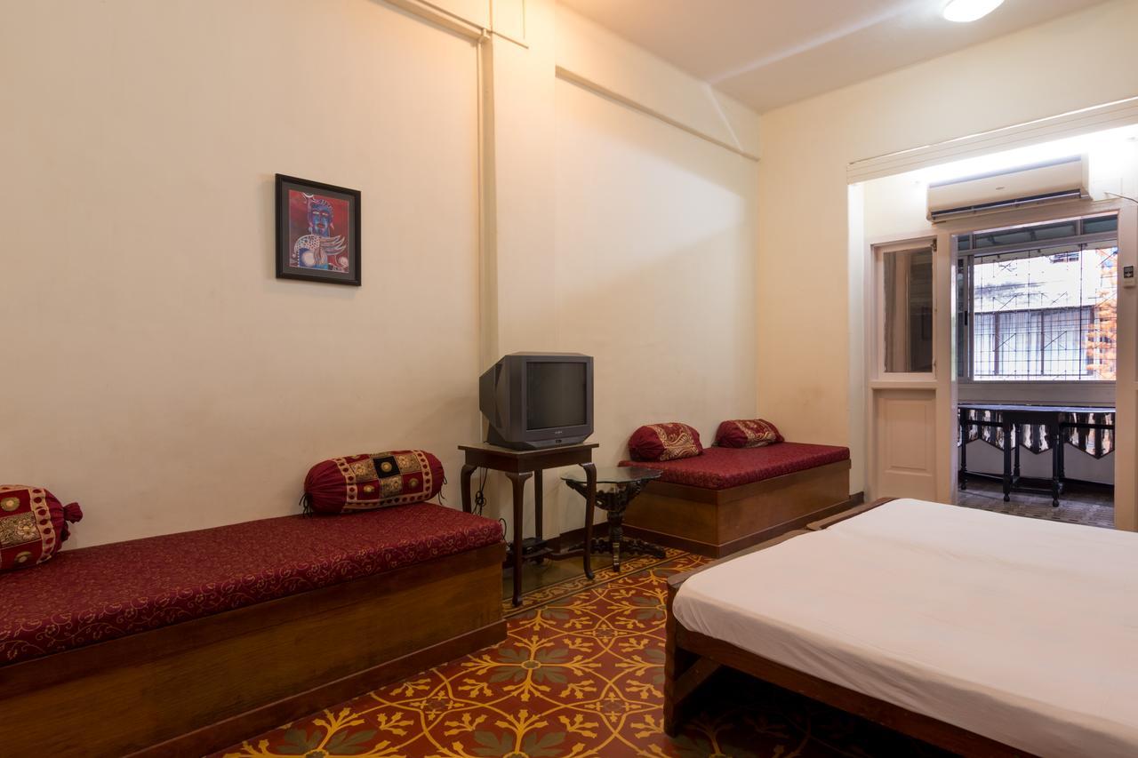 Bed And Breakfast At Colaba Mumbai Exterior foto