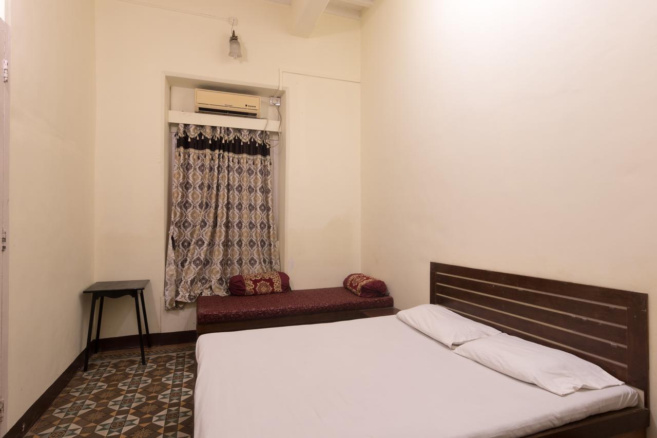 Bed And Breakfast At Colaba Mumbai Exterior foto